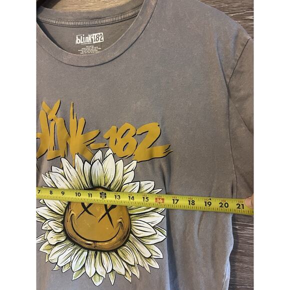 Blink 182 Rock Band Daisy Flower Brown Graphic Concert Shirt Size XL - Picture 4 of 5